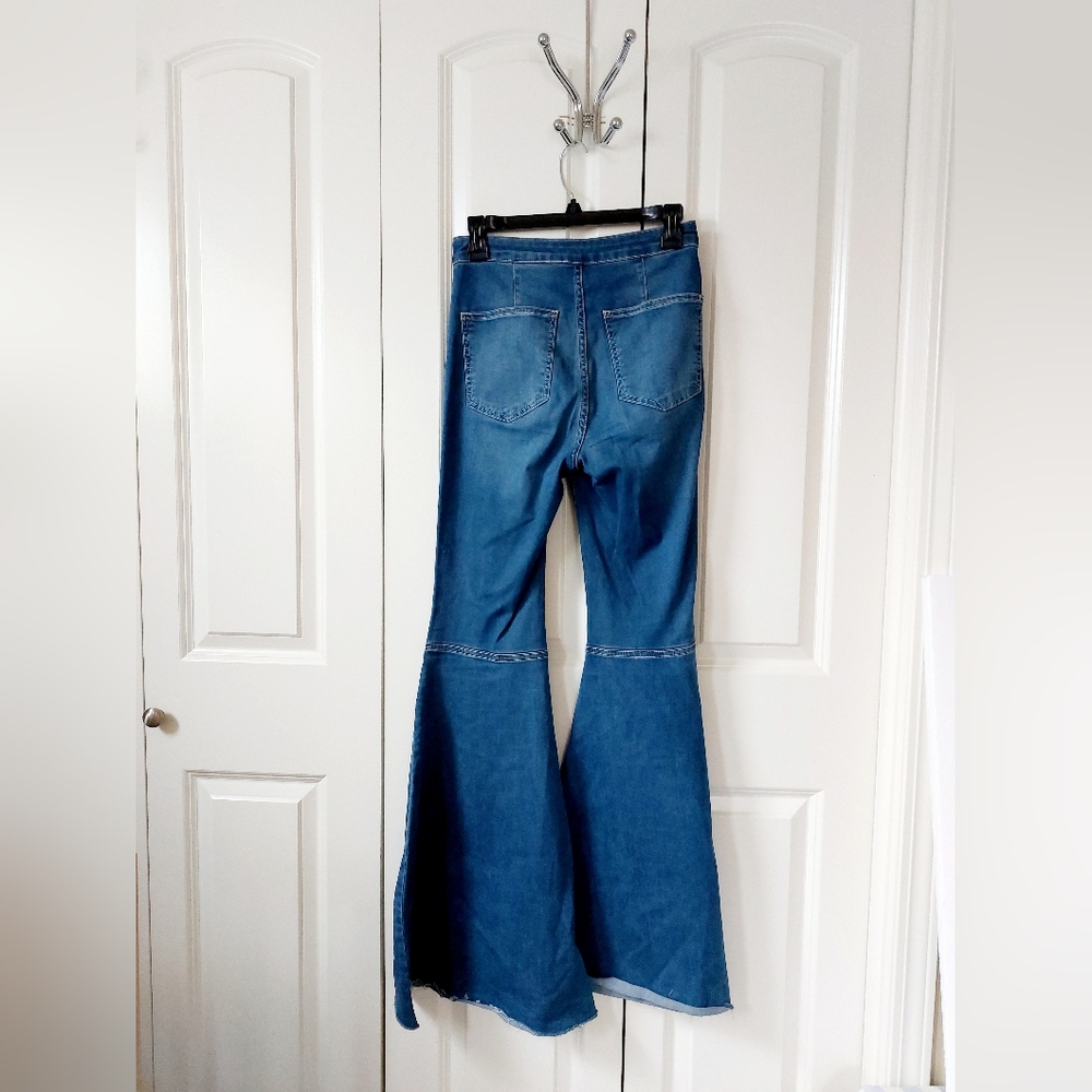 Medium Wash Elephant Bell Bottoms‎ size 27 We the Free OB826353 - Picture 3 of 9